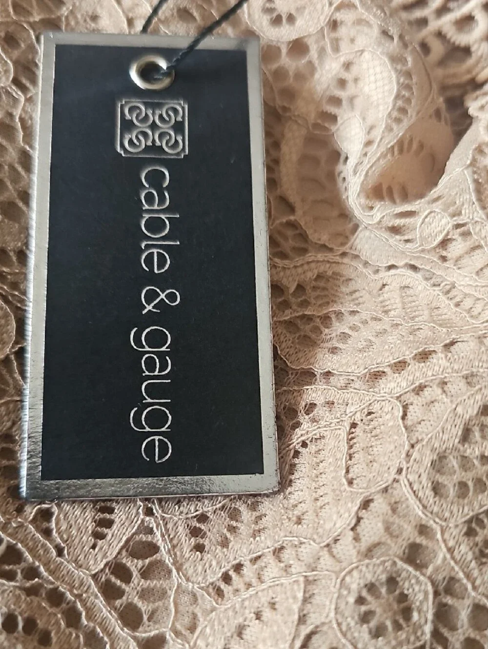 Cable & Gauge Beige Lace Sleeveless Camisole - Picture 5 of 6